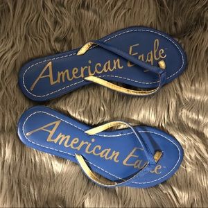 American Eagle flip flops